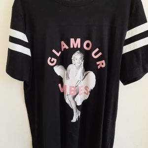 Marilyn Monroe Glamour Vibes Black Plus size 3x Tee Shirt w/white stripe sleeves